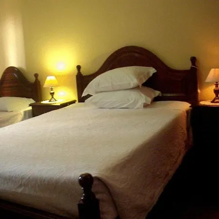 Pensao Astoria בית הארחה פונשל