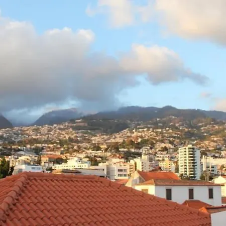 Konukevi Pensao Astoria Funchal