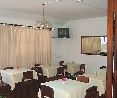Konukevi Pensao Astoria 3*